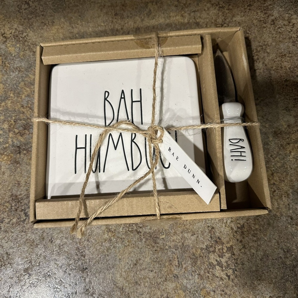 RAE DUNN Christmas Bah Humbug! Cheese Board and Knife Spreader‎ Set NEW NIB